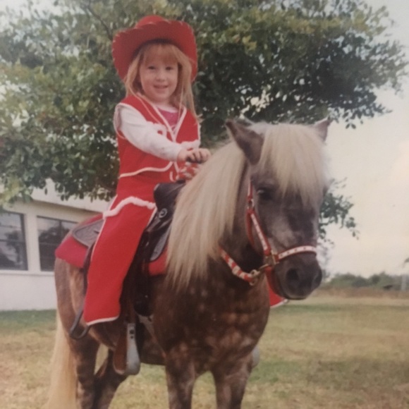 Meet your Posher, Amanda - Picture 1 of 1